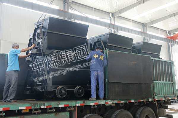 中煤集团一批固定式矿车经天津港出口海外